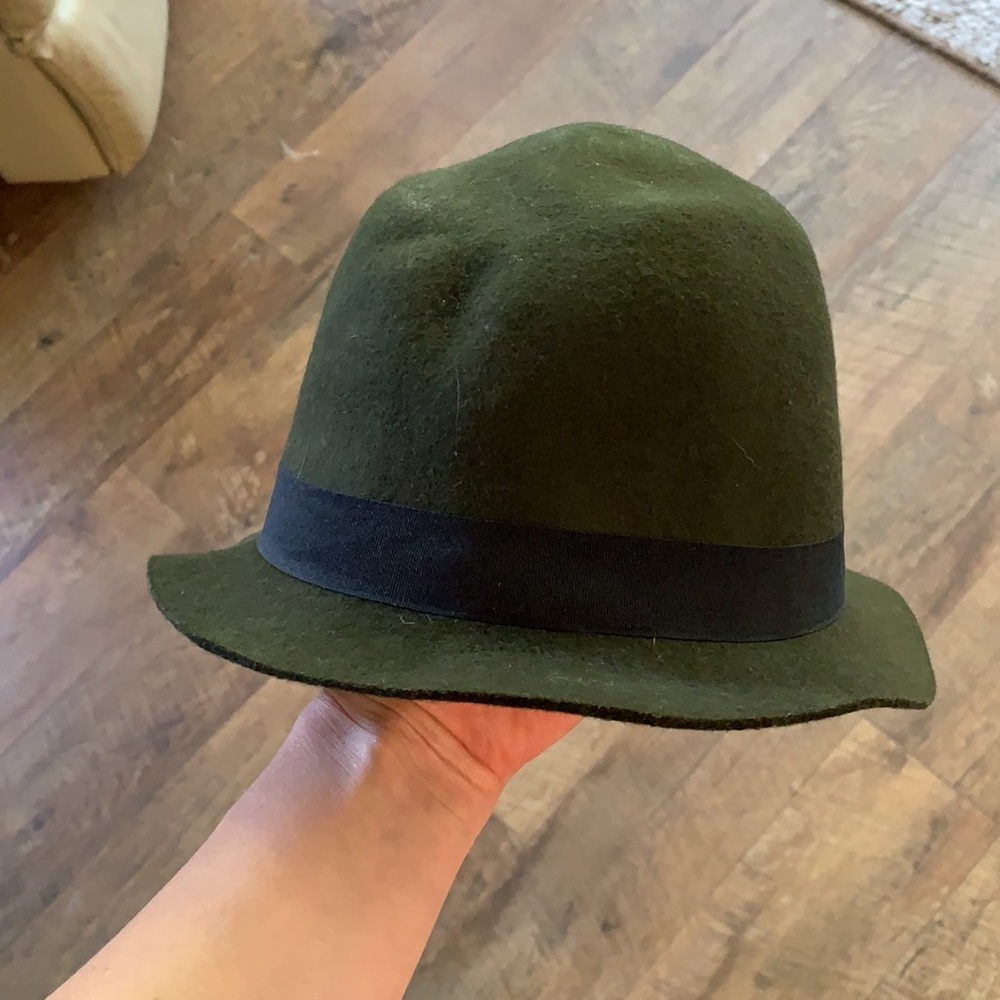 Green Wool hat - Picture 2 of 3